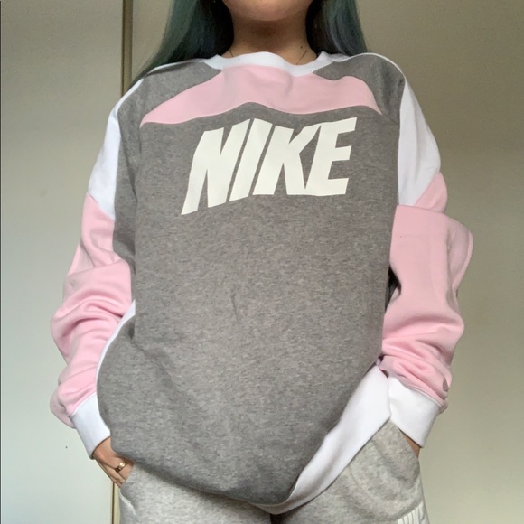 pink nike crewneck sweatshirt